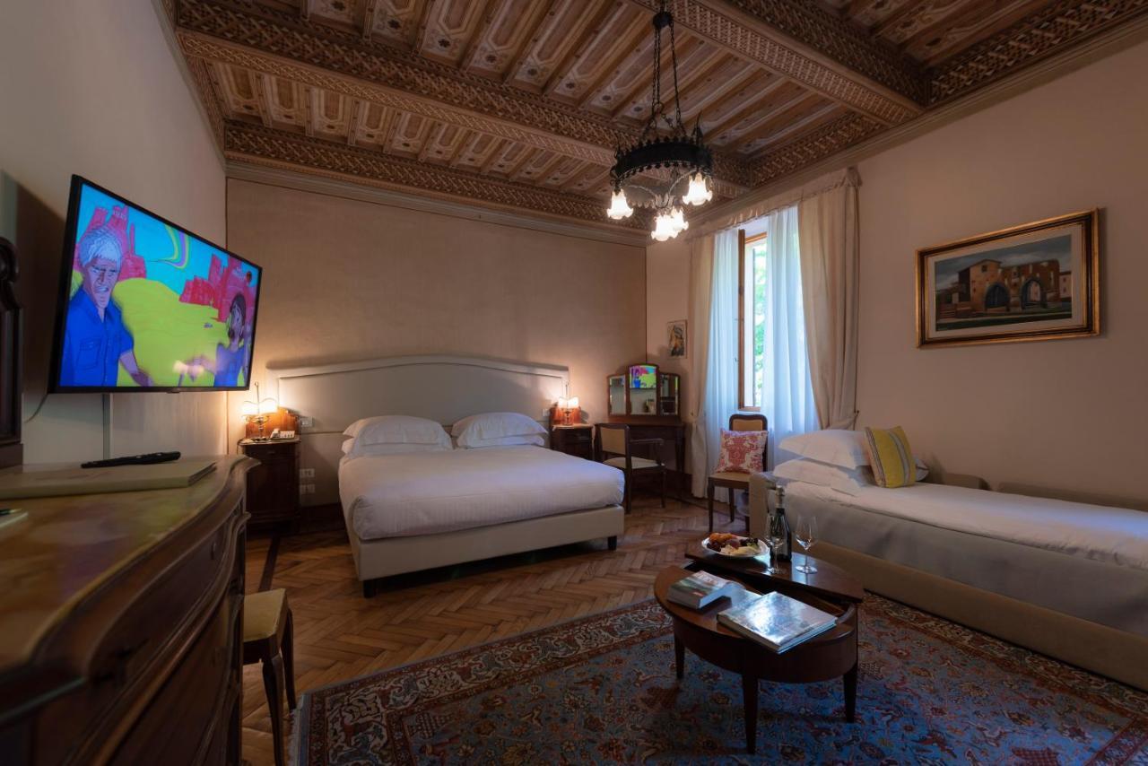 Deluxe Double Room with Extra Bed,1121716602:JPEG