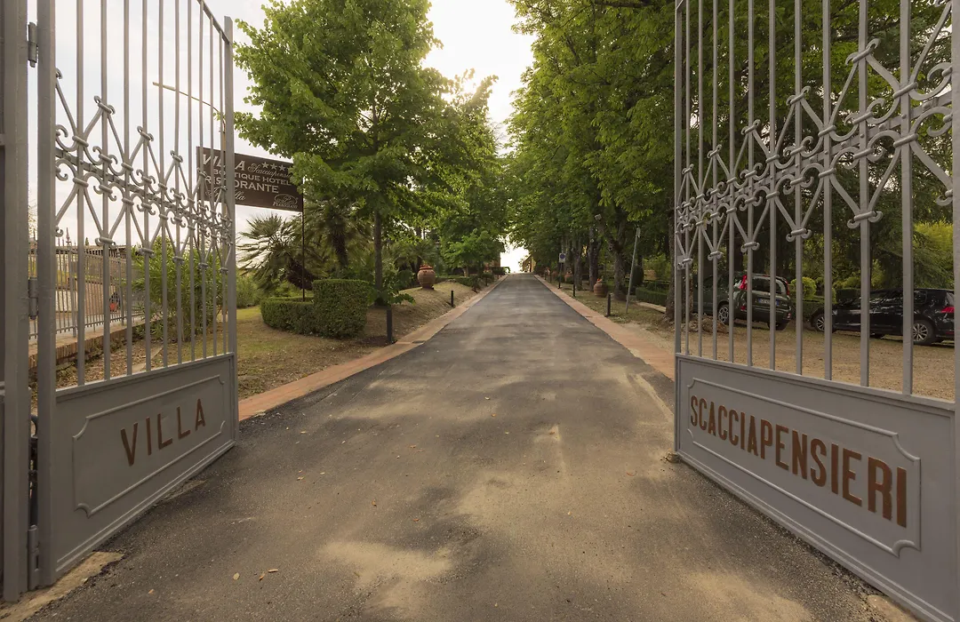 Villa Scacciapensieri Boutique Hotel-1