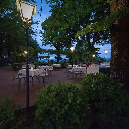 Villa Scacciapensieri Boutique Hotel-3